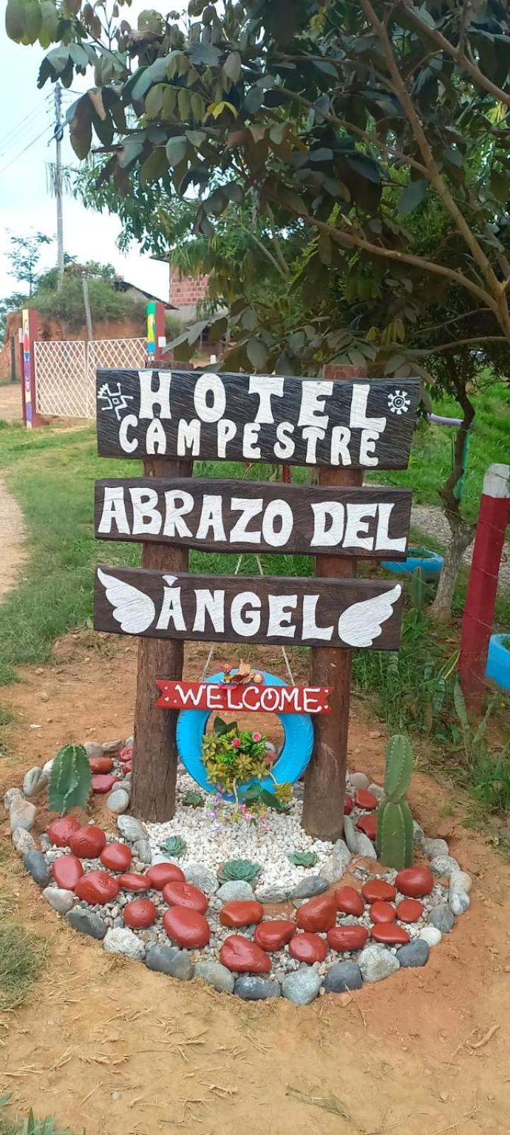 Hotel Campestre Abrazo Del Angel Aratoca Exterior photo